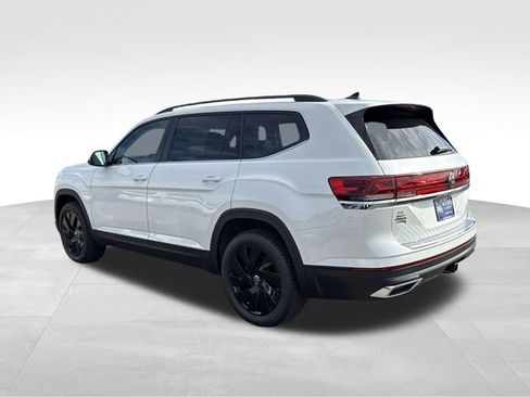 New 2026 Volkswagen Atlas SE FWD image 3