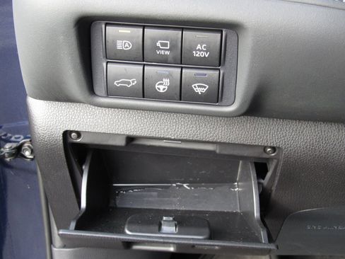 Certified 2021 Toyota Highlander Platinum image 42