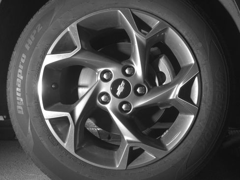 Used 2025 Chevrolet Trax LT FWD image 13