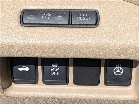 Used 2016 Nissan Altima 2.5 SL w/ Moonroof Package image 9