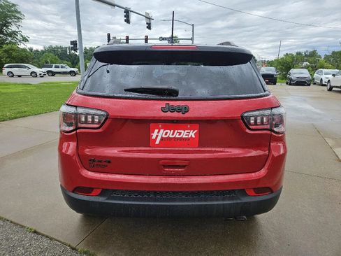 Used 2018 Jeep Compass Latitude AWD/4WD image 6