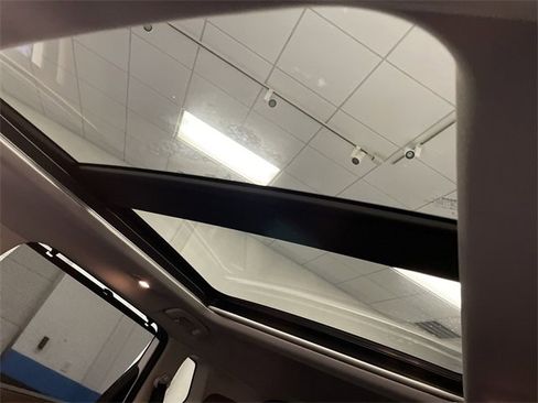 Used 2021 Nissan Rogue SL w/ Premium Package image 21