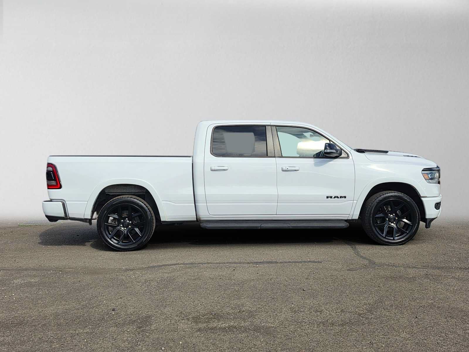 Used 2021 RAM 1500 Laramie AWD/4WD image 2