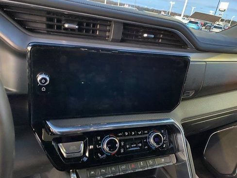 Used 2024 GMC Sierra 1500 Denali w/ Technology Package AWD/4WD image 17