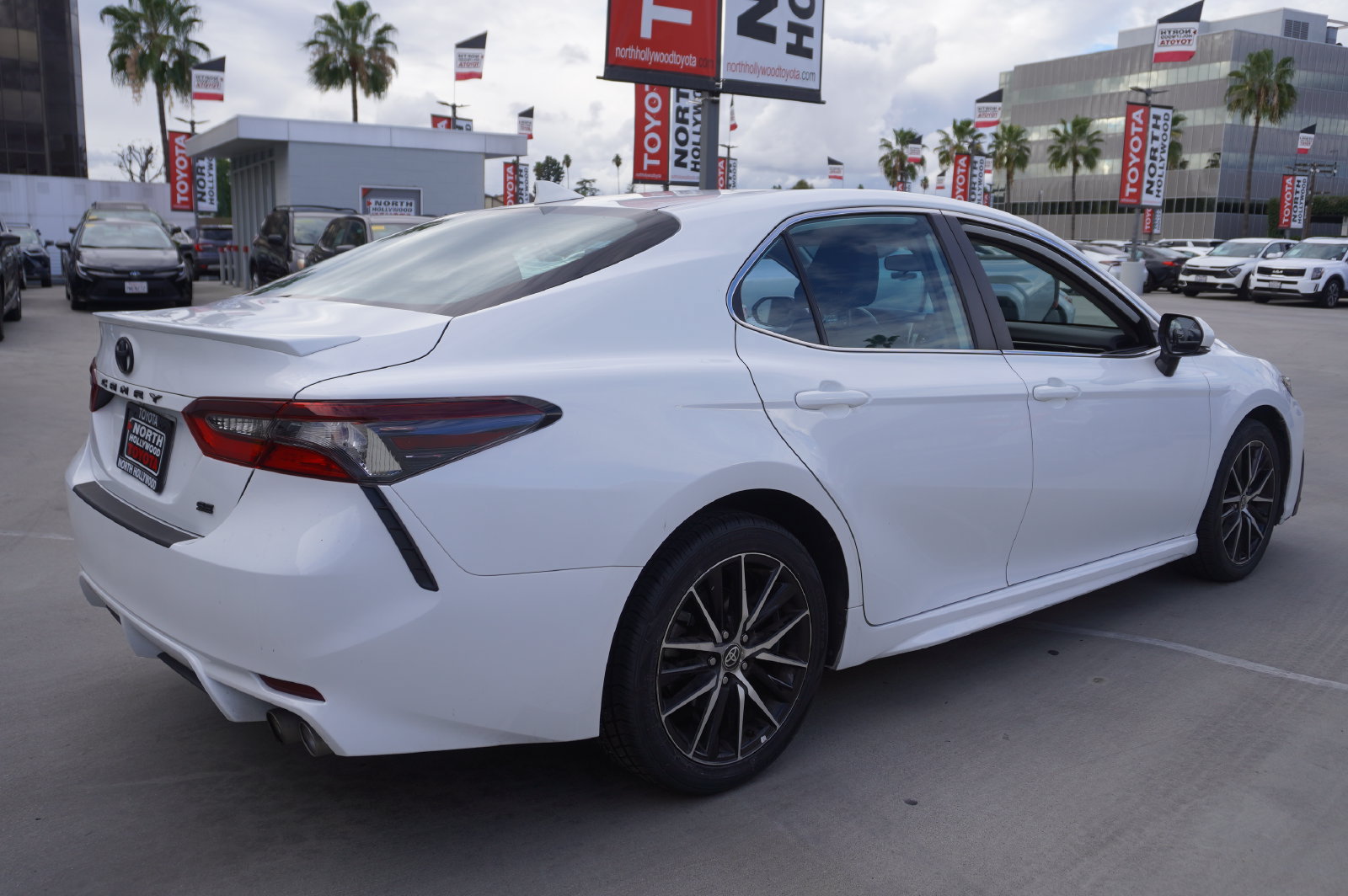 Certified 2024 Toyota Camry SE FWD image 4
