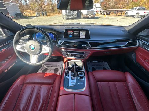 Used 2018 BMW M760i xDrive image 29