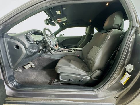 Used 2019 Dodge Challenger R/T w/ Blacktop Package image 13