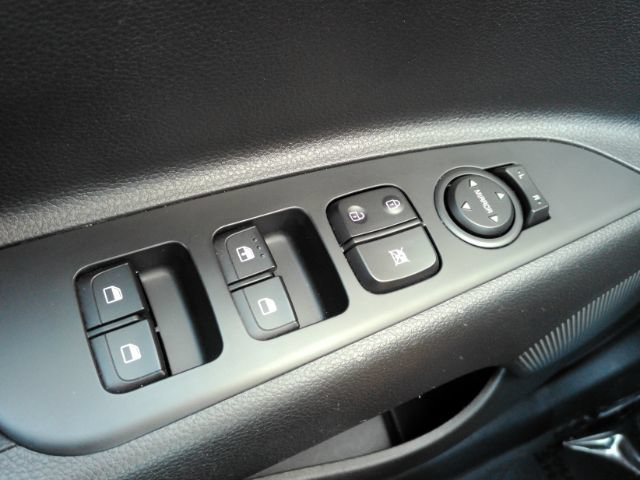 Used 2023 Kia Rio S FWD image 31