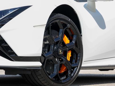 Used 2024 Lamborghini Huracan Tecnica RWD image 9