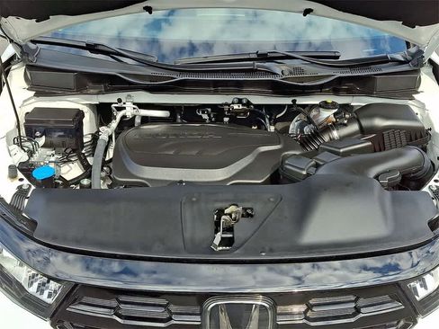 Certified 2025 Honda Odyssey Touring image 32