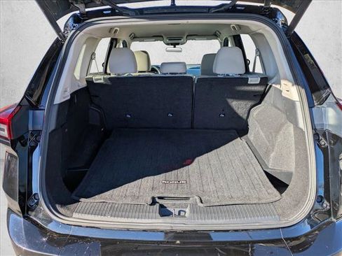 Used 2024 Nissan Rogue SV image 6