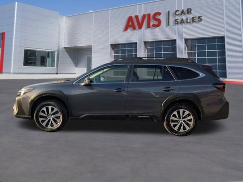 Used 2024 Subaru Outback Premium image 2