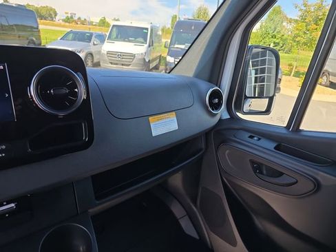 New 2025 Mercedes-Benz Sprinter 2500 image 21