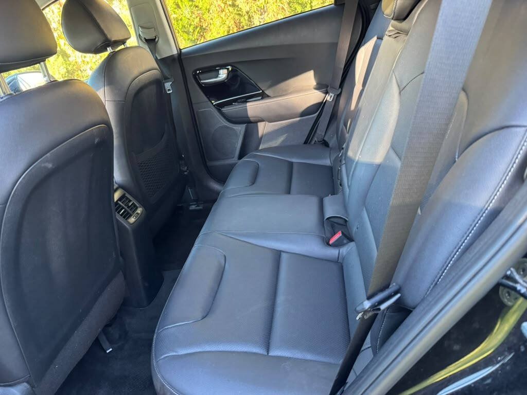 Used 2022 Kia Niro EX Premium FWD image 10