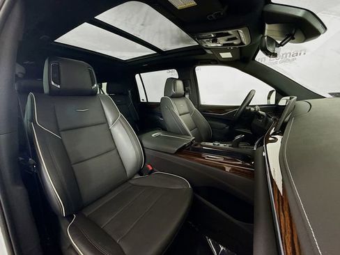 Used 2022 Cadillac Escalade ESV Premium Luxury image 34