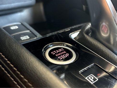 Used 2023 Nissan Kicks SV image 5