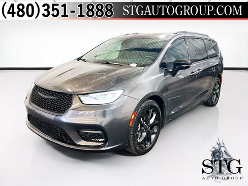 Used 2023 Chrysler Pacifica Limited w/ S Appearance Package FWD image 1