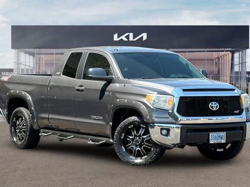 Used 2014 Toyota Tundra SR5 w/ SR5 Upgrade Package RWD image 2