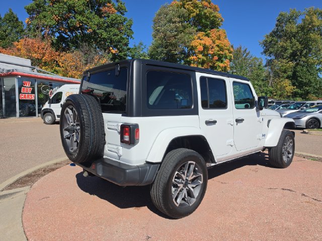 Used 2024 Jeep Wrangler Unlimited w/ Convenience Group AWD/4WD image 5