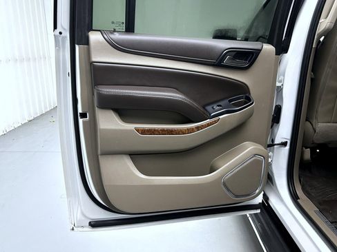 Used 2018 Chevrolet Suburban Premier image 21