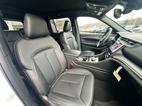 Used 2024 Jeep Grand Cherokee Limited 4xe AWD/4WD image 29