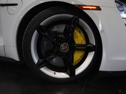 Used 2020 Porsche Taycan Turbo S image 10