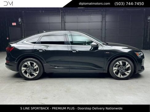 Used 2023 Audi e-tron Premium Plus AWD/4WD image 8