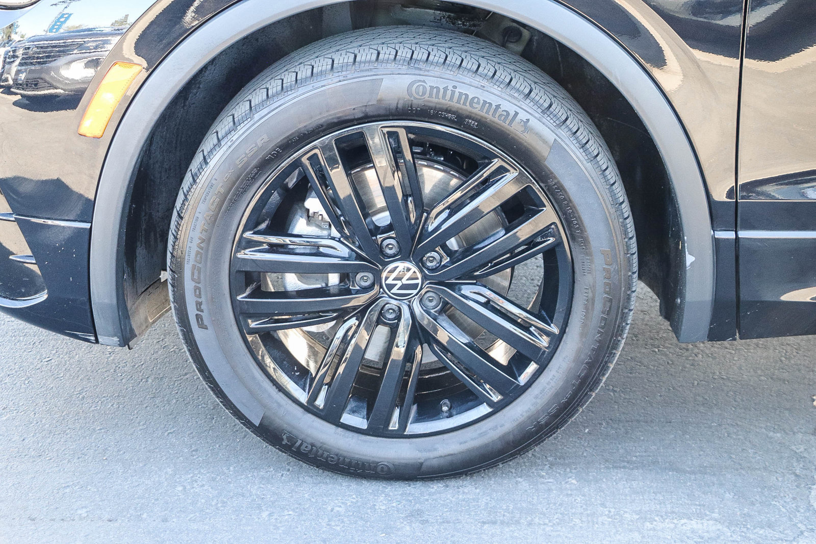 Used 2022 Volkswagen Tiguan SE R-Line FWD image 11