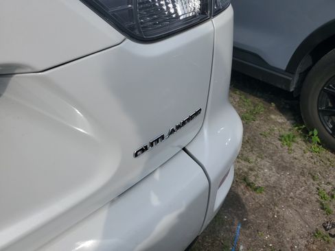 Used 2012 Mitsubishi Outlander ES FWD image 6