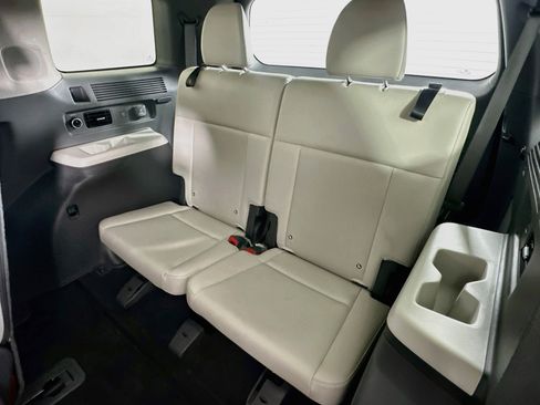 Used 2025 Hyundai Santa Fe Limited FWD image 30