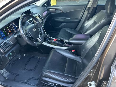 Used 2017 Honda Accord EX-L image 10