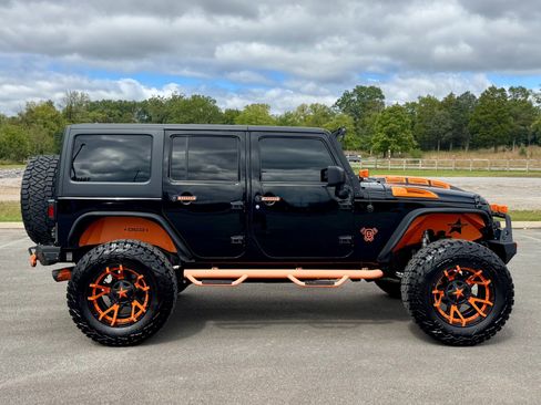Used 2018 Jeep Wrangler Unlimited Sport S image 8