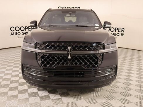 New 2025 Lincoln Navigator Reserve w/ Jet Appearance Package AWD/4WD image 9