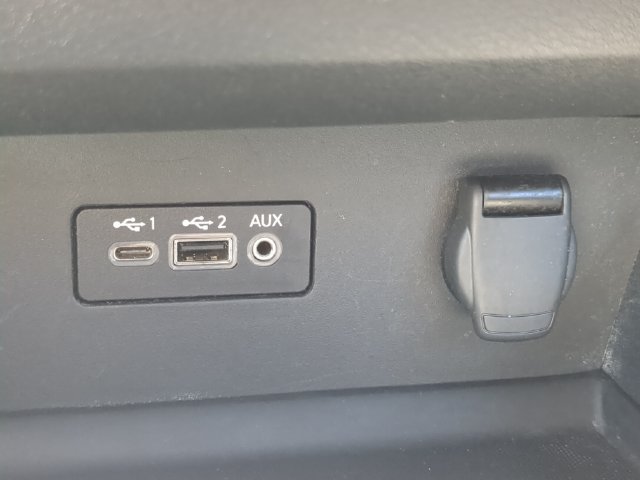 Used 2025 Nissan Altima 2.5 SV FWD image 24