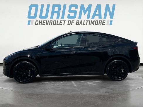 Used 2024 Tesla Model Y Long Range AWD/4WD image 3