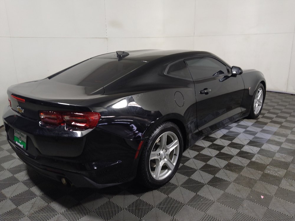 Used 2020 Chevrolet Camaro LT RWD image 9