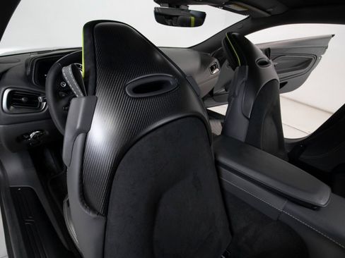 Used 2019 Aston Martin DB11 AMR image 43