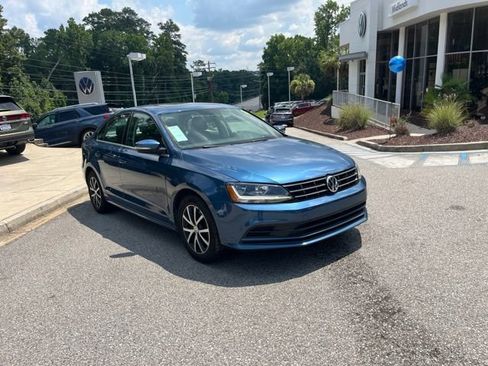 Used 2018 Volkswagen Jetta SE FWD image 1