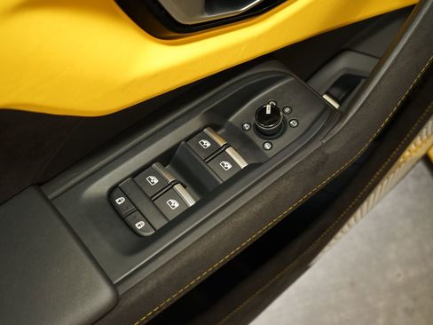 Used 2023 Lamborghini Urus S image 28