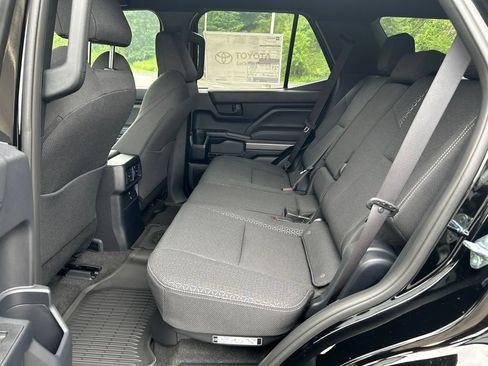 New 2026 Toyota 4Runner SR5 AWD/4WD image 27