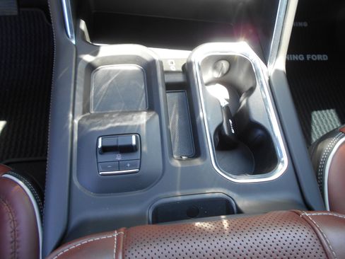 Used 2025 GMC Sierra 3500 Denali Ultimate AWD/4WD image 21