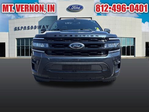 Used 2024 Ford Expedition Limited AWD/4WD image 11