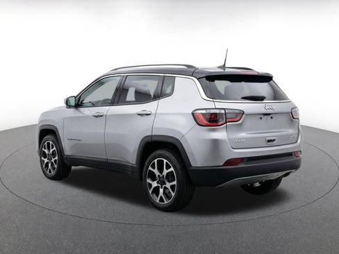 Used 2025 Jeep Compass Limited AWD/4WD image 5