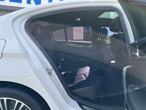 Used 2017 BMW 530i w/ Premium Package image 32