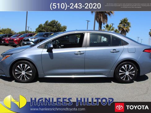Used 2023 Toyota Corolla LE FWD image 2