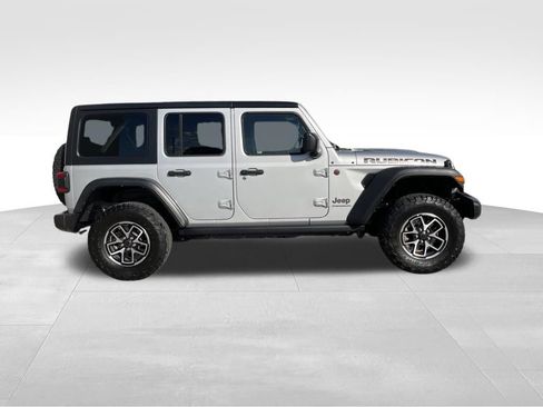 Used 2024 Jeep Wrangler Unlimited Rubicon w/ Technology Group AWD/4WD image 4