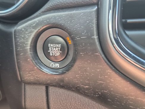 Used 2017 Jeep Grand Cherokee Altitude AWD/4WD image 18