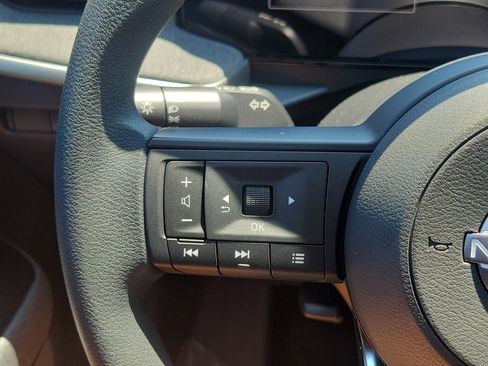 Used 2025 Nissan Kicks SV w/ Charging Package AWD/4WD image 23