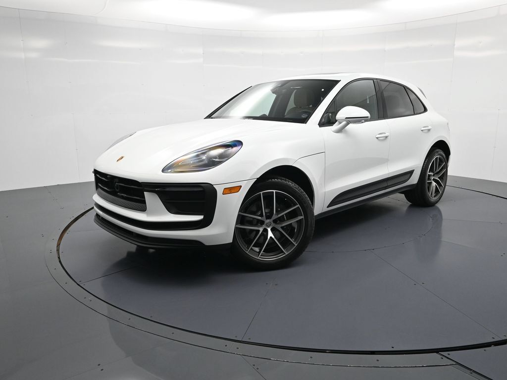 Certified 2026 Porsche Macan AWD/4WD image 1