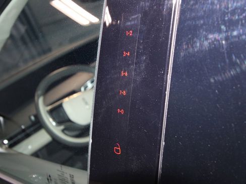 Used 2025 Lincoln Nautilus Premier image 42